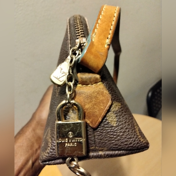 Genuine Louis Vuitton Monogram Cosmetic Pouch - Picture 9 of 16